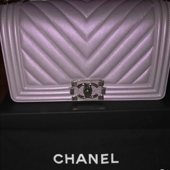 CHANEL Handbags - Medium Chanel Boy handbag